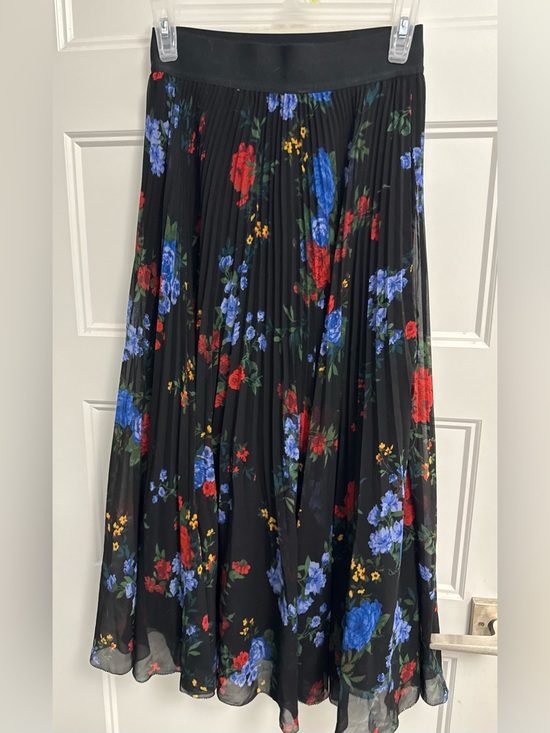 Wilfred Dresses & Skirts - Wilfred Aritzia Floral Pleated Long Midi Skirt Black Size S